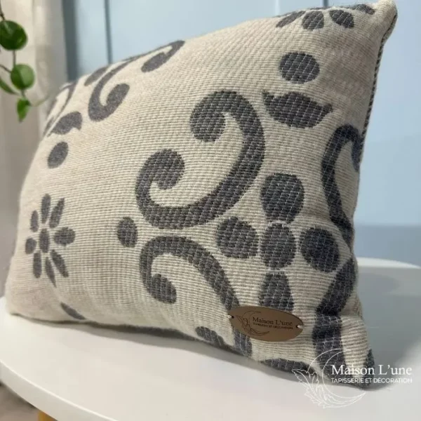 détail coussin motif arabesque