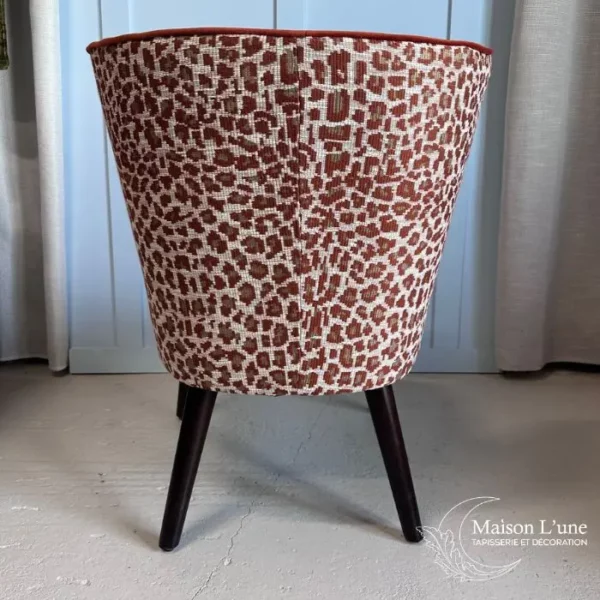 Fauteuil cocktail léopard couleur brique pieds compas vue de dos